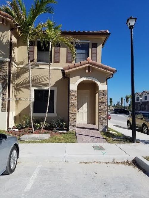 9205-9205 W 33rd Way, Hialeah, FL, 33018-2069 | Card Image