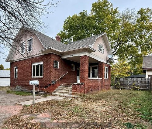 809 N Sycamore St, Grand Island, NE, 68801-3948 | Card Image