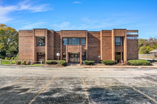 3425 E Locust St, Davenport, IA, 52803-3573 | Card Image