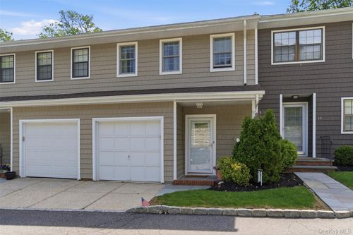 13 Pine St, Huntington, NY, 11743-4246 | Card Image