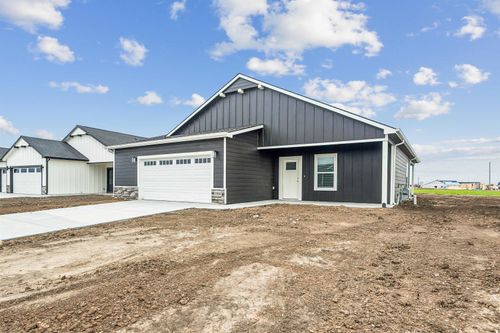 1566 N Emerald Valley Dr, Mulvane, KS, 67110-8625 | Card Image