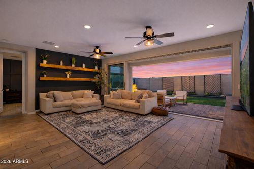 2843 E Wayland Drive, Phoenix, AZ, 85040 | Card Image