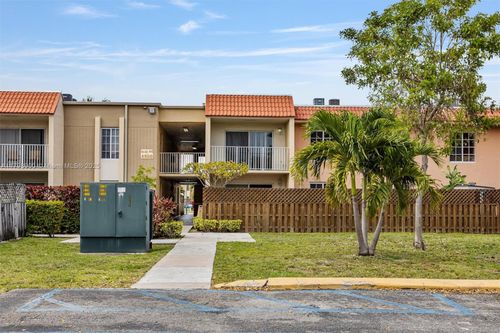 apt-202-4900 Nw 79th Ave, Doral, FL, 33166-5422 | Card Image