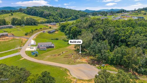 82 Siesta Dr, Newport, TN, 37821 | Card Image