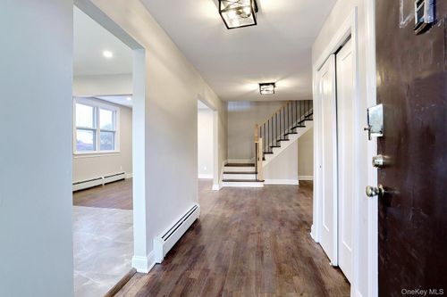 188 Kearsing Pkwy, Monsey, NY, 10952-2243 | Card Image