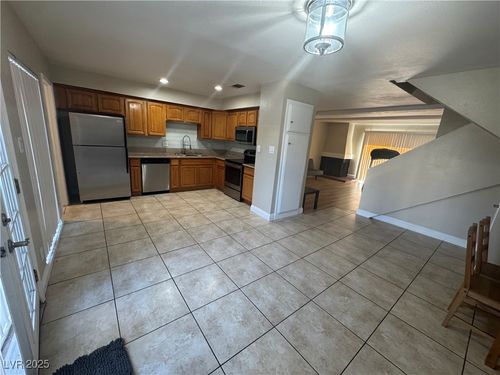 504 Delfern Ln, Las Vegas, NV, 89169-3768 | Card Image