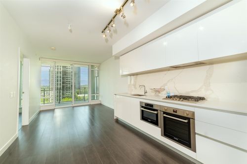 801-2085 Skyline Crt, Burnaby, BC, V5C0M6 | Card Image