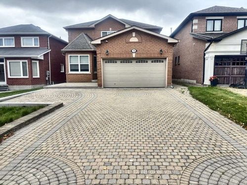 31 Canyon Creek Ave, Richmond Hill, ON, L4C0E9 | Card Image