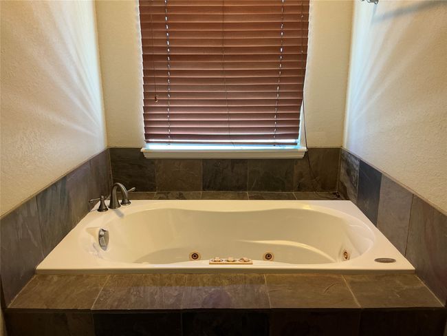 318 Hcr 4247, Home with 4 bedrooms, 3 bathrooms and null parking in Hillsboro TX | Image 12