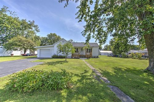 212 N Oak St, Maroa, IL, 61756-7512 | Card Image
