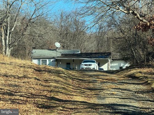 3847 Leeds Manor Rd, MARSHALL, VA, 20115 | Card Image