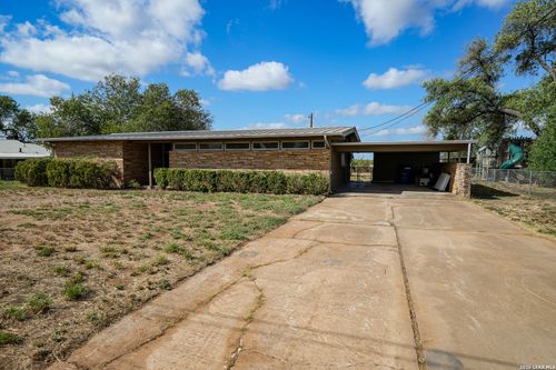 664 S Edwards Ave, Charlotte, TX, 78011 | Card Image