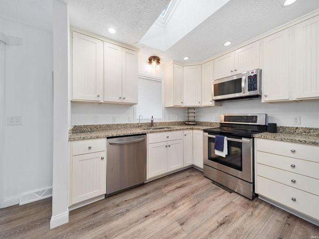 8006 E Cherokee Rd, House other with 3 bedrooms, 2 bathrooms and null parking in Syracuse IN | Image 16