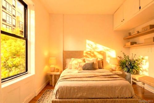 2e-327 E 3rd Street, New York, NY, 10009 | Card Image