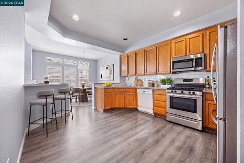 407 N Wildwood, Hercules, CA, 94547-3520 | Card Image