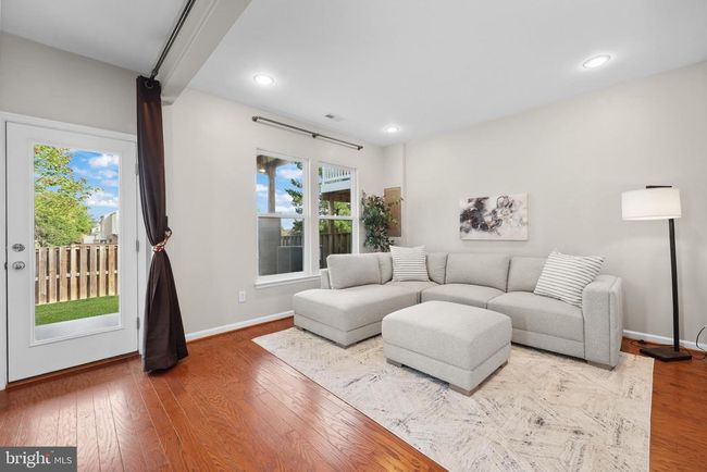 44954 Bishop Ter, Townhouse with 3 bedrooms, 3 bathrooms and null parking in ASHBURN VA | Image 5