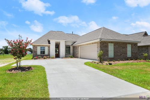 18613 Seabiscuit Ln, Zachary, LA, 70791 | Card Image