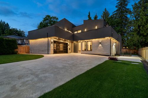 687 Poplar St, Coquitlam, BC, V3J3K7 | Card Image