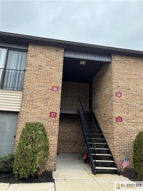 18 Brighton Pl, SEWELL, NJ, 08080-2303 | Card Image