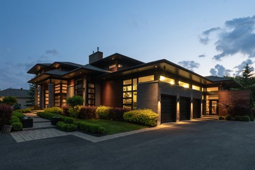 697 Rue Des Châtaigniers, Boucherville, QC, J4B8S4 | Card Image