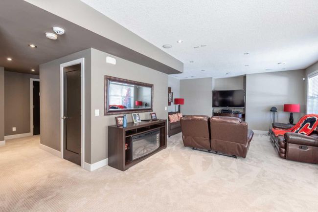 67 Tusslewood View Nw, Home with 4 bedrooms, 3 bathrooms and 4 parking in Calgary AB | Image 32