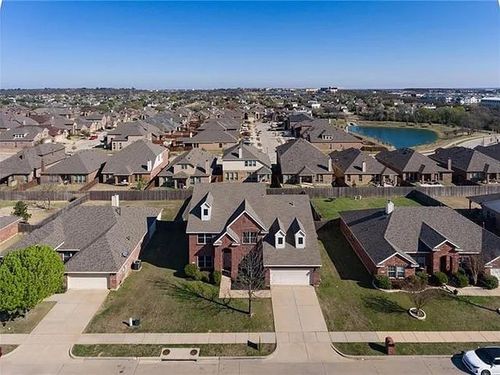 2713 Clubhouse Dr, Denton, TX, 76210-8046 | Card Image