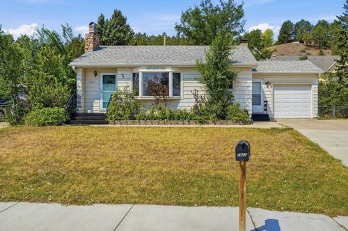 1621 38th St, Rapid City, SD, 57702-3107 | Card Image