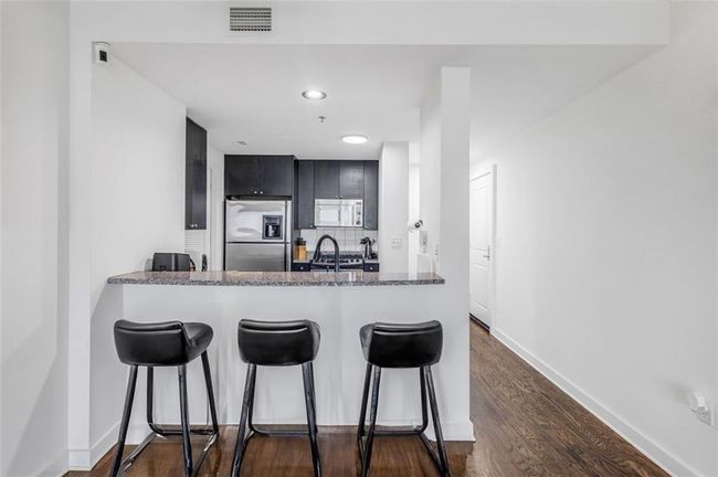 APT-1703 - 3338 Peachtree Rd Ne, Condo with 1 bedrooms, 1 bathrooms and 1 parking in Atlanta GA | Image 12