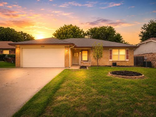 1008 Green Ridge Ter, Saginaw, TX, 76179-3406 | Card Image