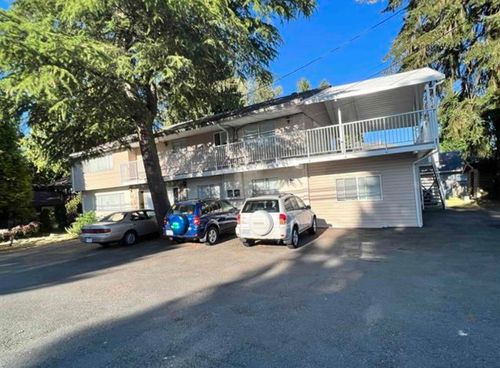 9718 156 St, Surrey, BC, V3R0X9 | Card Image