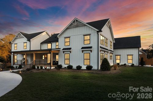 3207 Broadfield Rd, Charlotte, NC, 28226-7264 | Card Image