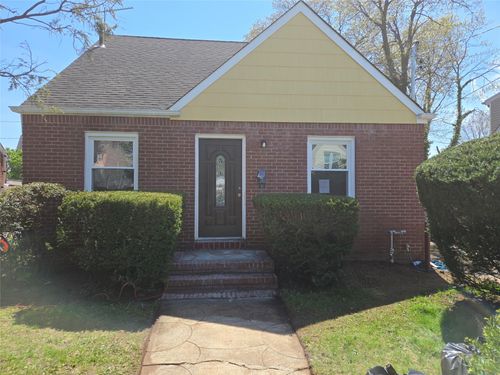 179 Fairlawn Ave, West Hempstead, NY, 11552-2105 | Card Image