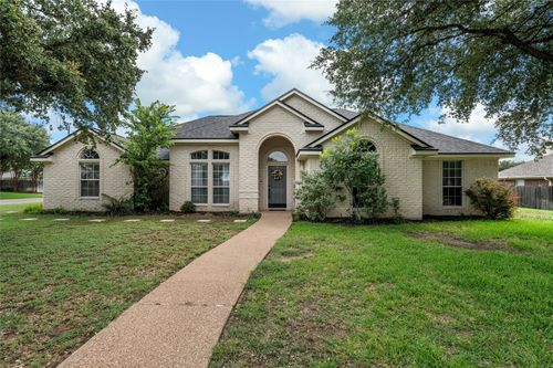 1200 Stonehill Cir, Hewitt, TX, 76643-3983 | Card Image