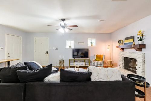 b-2505 Parker Ln, Austin, TX, 78741-5664 | Card Image