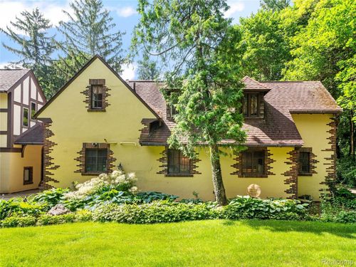 1115 Eton Cross Rd, Bloomfield Hills, MI, 48304-2925 | Card Image