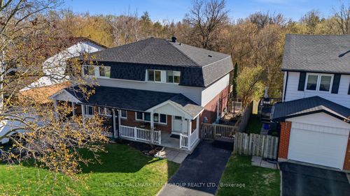 384 Camelot Crt, Oshawa, ON, L1G6P7 | Card Image