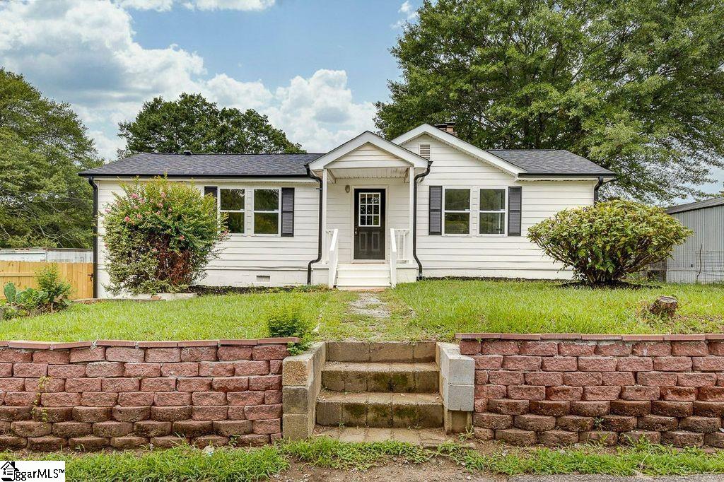 Wynette Ave, Taylors, SC 29687