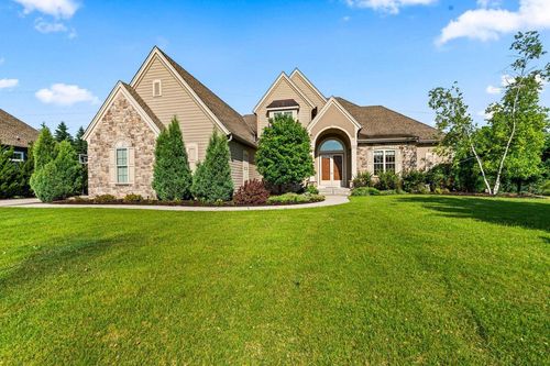 4690 Bradon Trail, Brookfield, WI, 53045 | Card Image