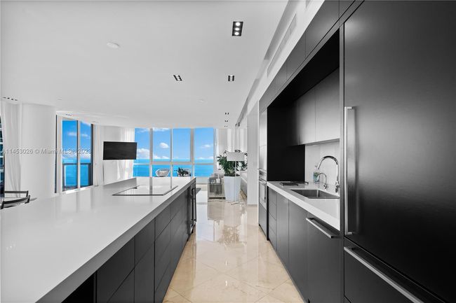 APT-3207 - 100 S Pointe Dr, Condo with 4 bedrooms, 5 bathrooms and null parking in Miami Beach FL | Image 8