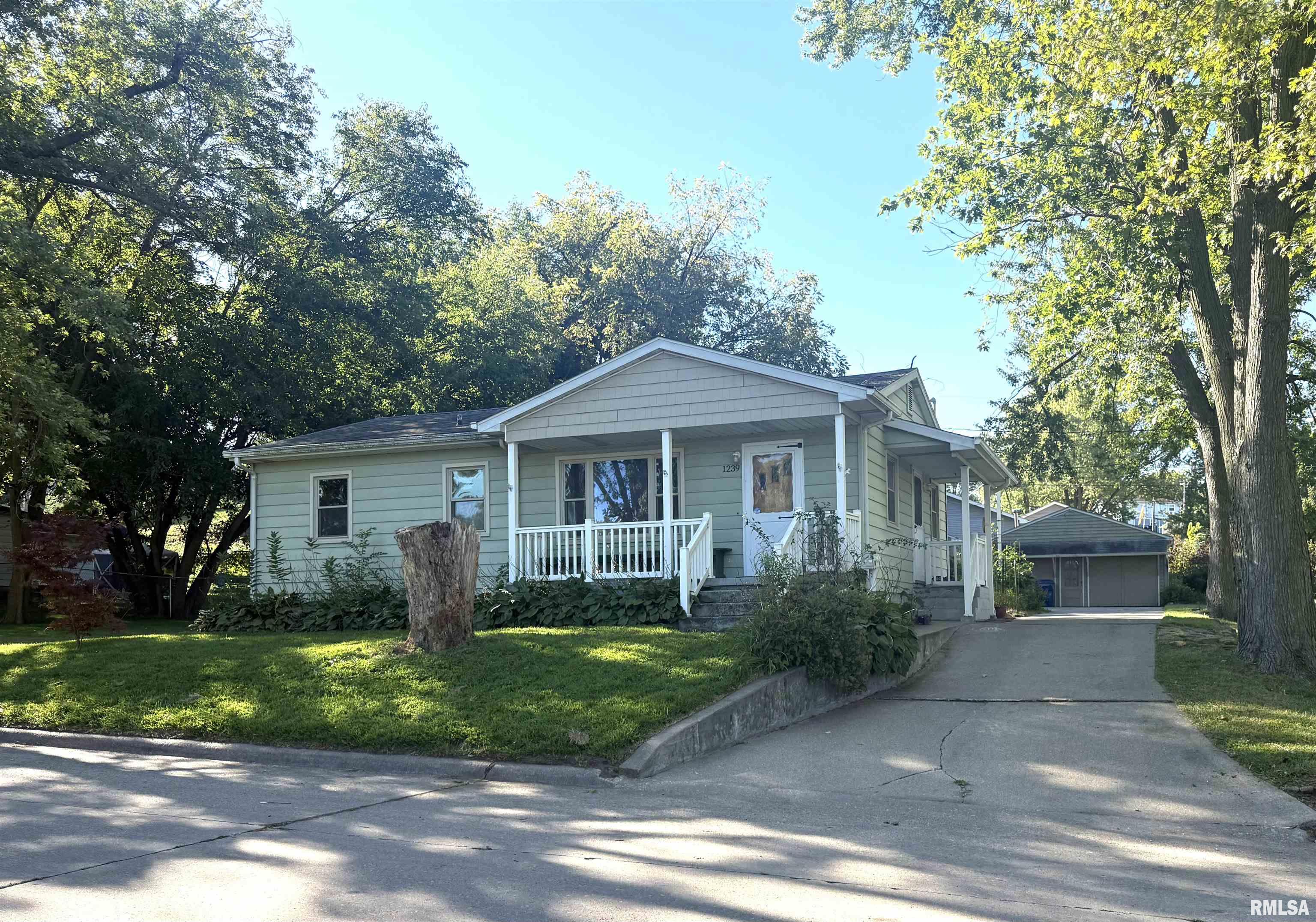 1239 14 Th Ave S, For Sale in Clinton - eXp Realty