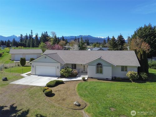 462 E Runnion Rd, Sequim, WA, 98382-7550 | Card Image