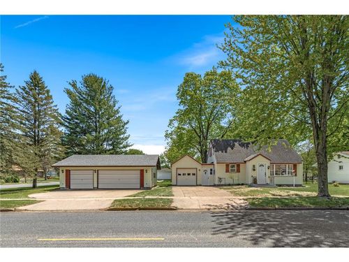 308 20th Avenue, Menomonie, WI, 54751 | Card Image
