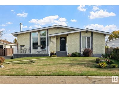 9505 98 St, House other with 4 bedrooms, 3 bathrooms and null parking in Morinville AB | Image 2