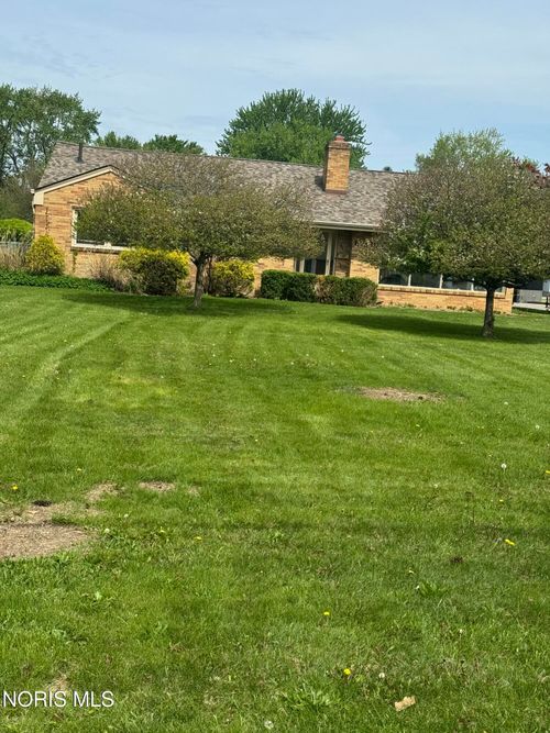 3760 Heatherdowns Blvd, Toledo, OH, 43614-3557 | Card Image