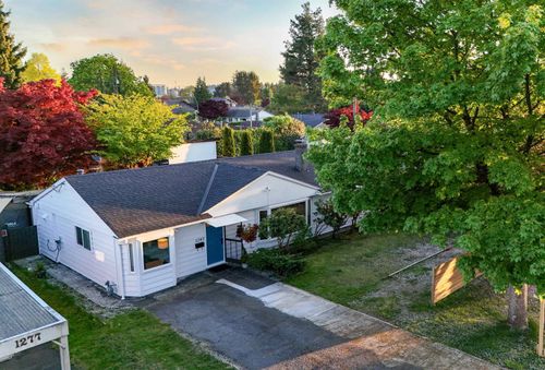 1287 W 15th St, North Vancouver, BC, V7P1N1 | Card Image