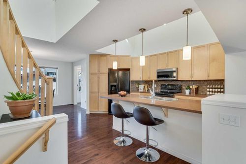 2066 New Brighton Gardens Se, Calgary, AB, T2Z0B6 | Card Image