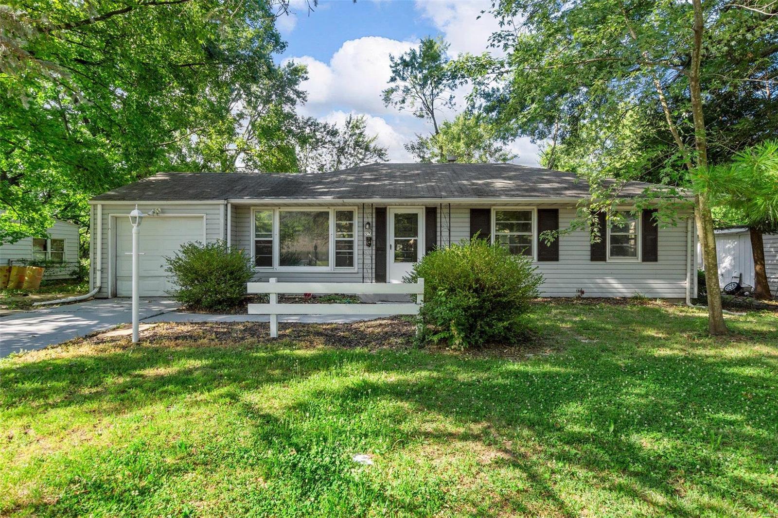 Frost Ave, Saint Louis, MO 63135
