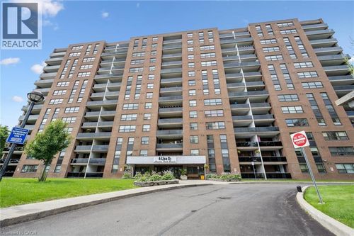 707-4 Lisa St, Brampton, ON, L6T4B6 | Card Image