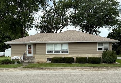 301 S 4th St, Cissna Park, IL, 60924-6170 | Card Image