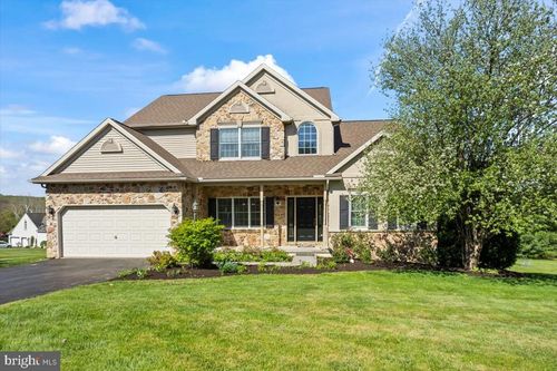 438 Lori Ann Ct, Lebanon, PA, 17042-9575 | Card Image